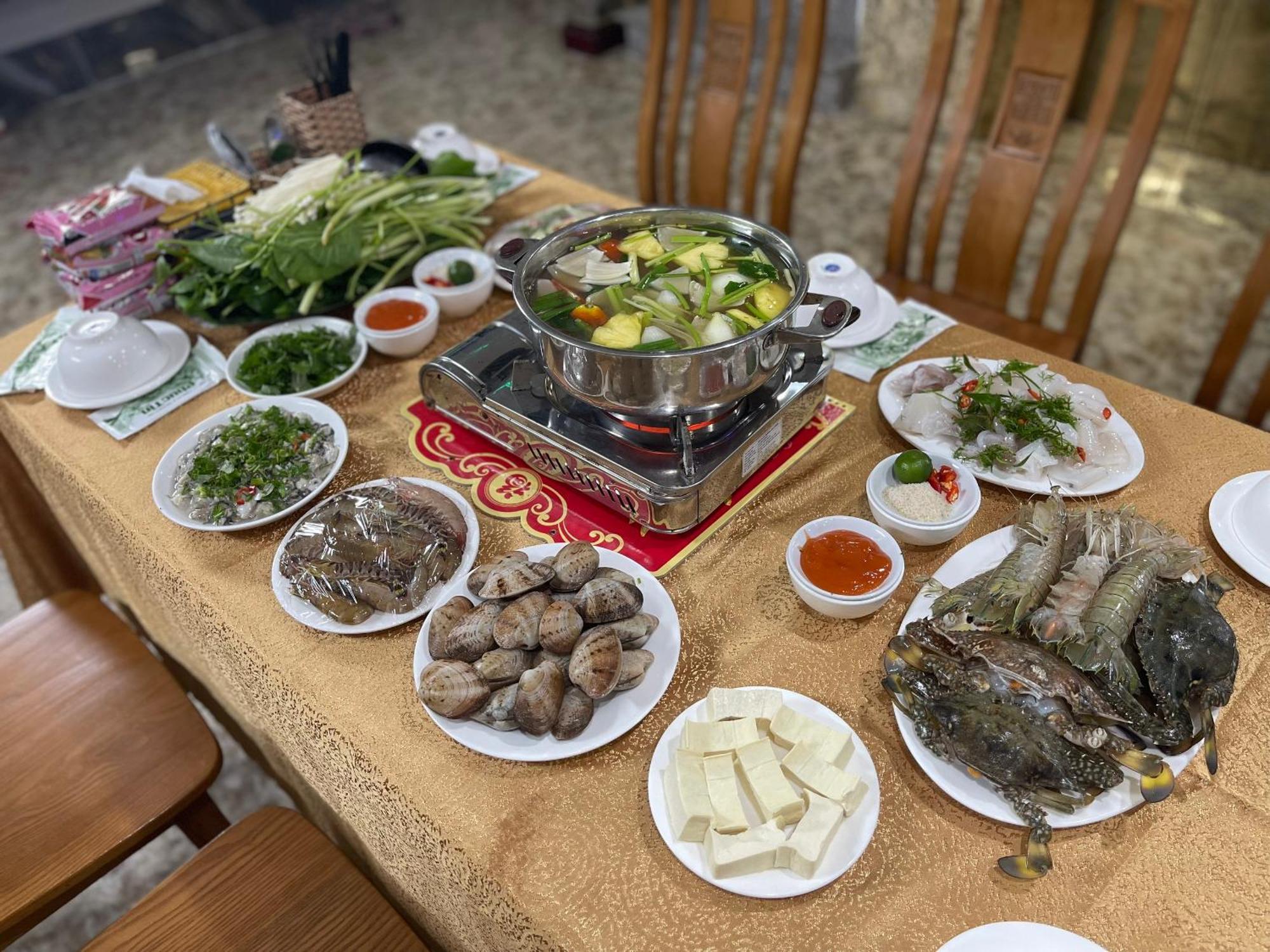 Phuong Dong Hotel Dong Khe Sau Exteriér fotografie