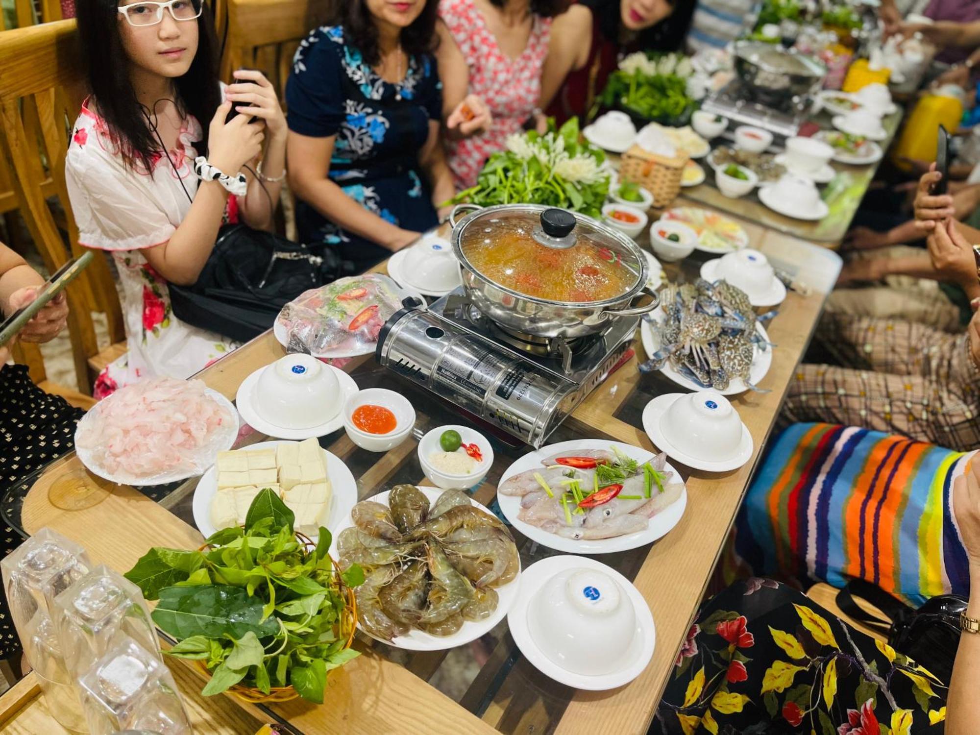 Phuong Dong Hotel Dong Khe Sau Exteriér fotografie
